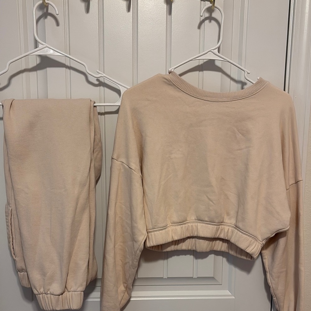 Hollister Cream Lounge Set